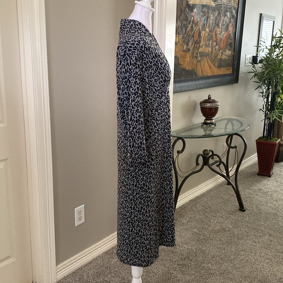 Chico's Black and White Animal Print Wrap Sundress V-Neck Long Sleeve size 1 M - Picture 4 of 8